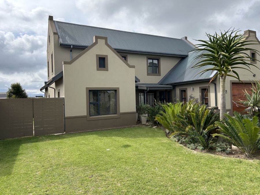 4 Bedroom Property for Sale in Blue Mountain Village Western Cape